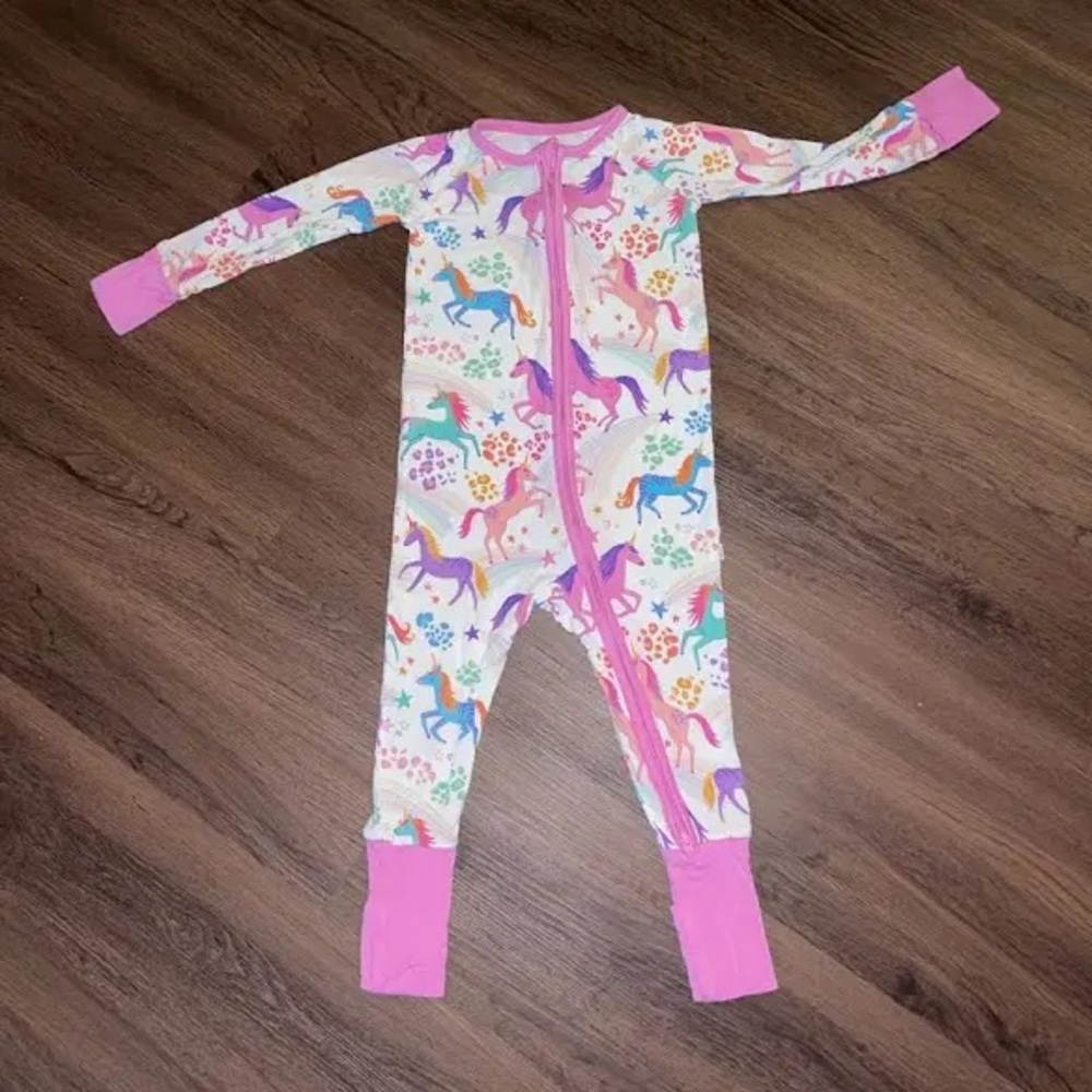 Little sleepies unicorn magic pajamas zippies like new condition 0-3 months